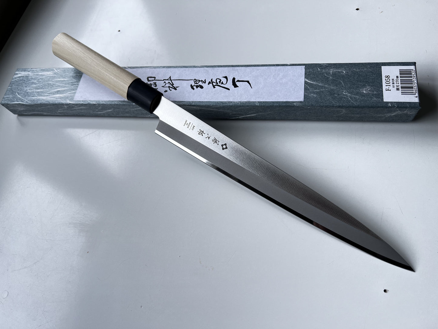 Yanagiba Tojiro 27cm - Inox Molibdênio Vanádio
