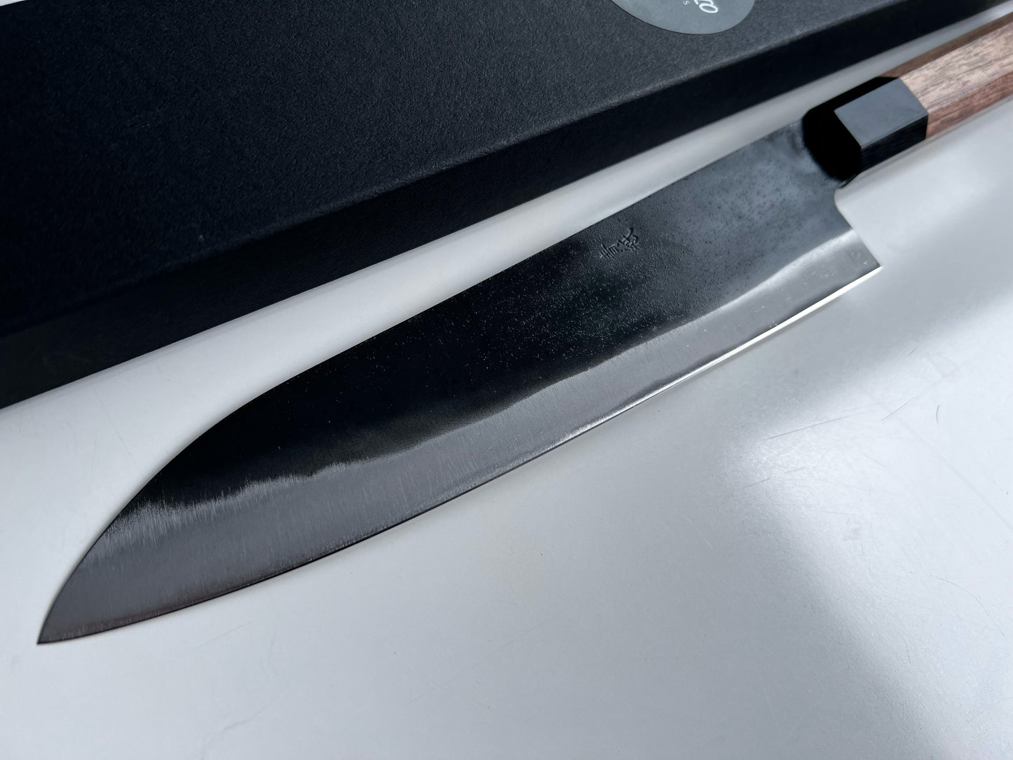 Cuchillo japonés Gyuto – Acero Aogami – Mango de madera de nogal – 21 cm